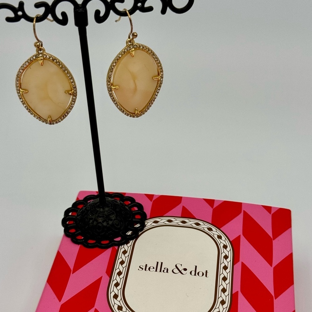 Stella & Dot Gold and Cream Oval Earrings Boho Chic Classic Retro Wedding Casual